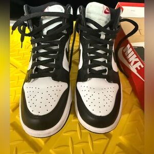 Dunk high top Nike Black and White